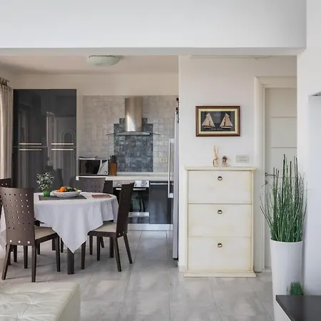 Old Olive, 3lovelyvillas Villa *