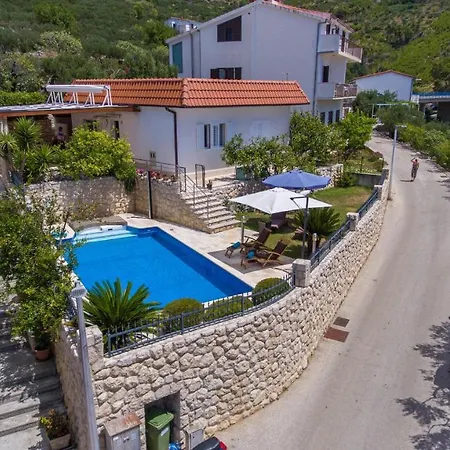 Old Olive, 3lovelyvillas * Podgora