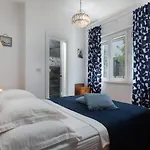 Old Olive, 3lovelyvillas فيلة *