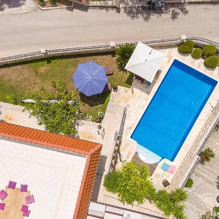 Old Olive, 3lovelyvillas