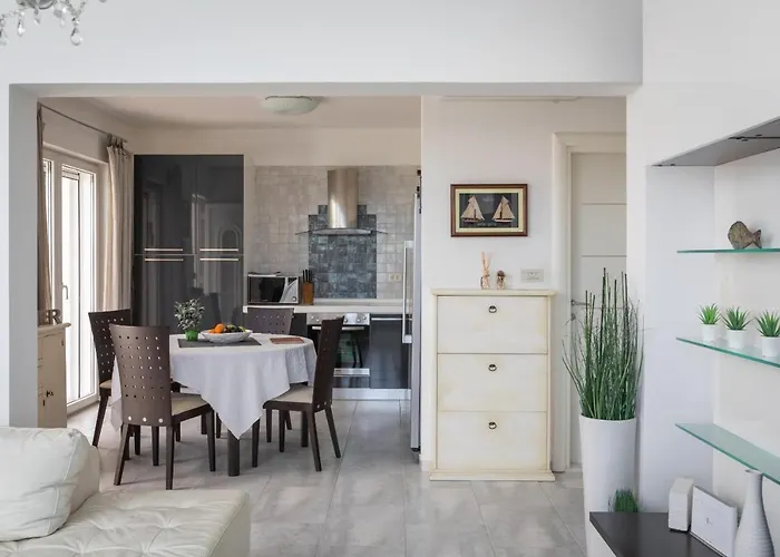 Old Olive, 3lovelyvillas וילה *