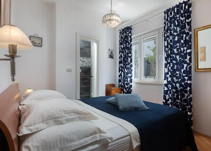 Old Olive, 3lovelyvillas וילה *